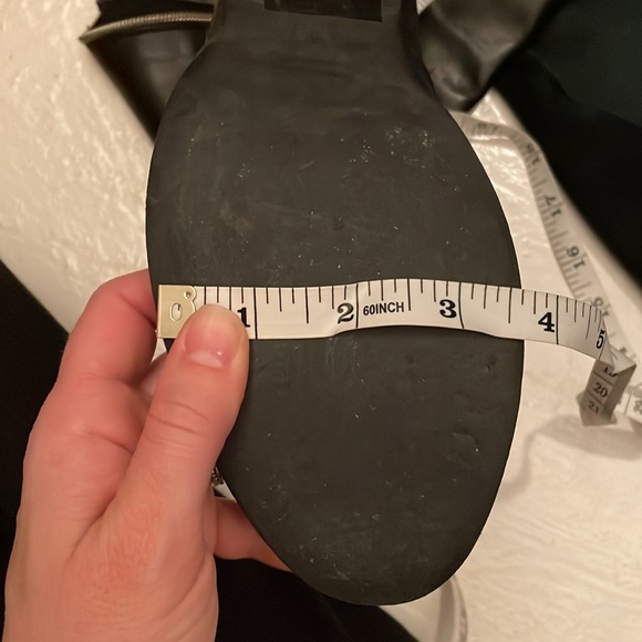 Selling well loved over the knee flat leather boots, Italian made - Picture 9 of 12